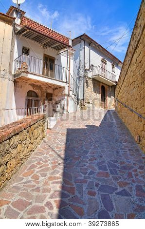 Steegje. Valsinni. Basilicata. Italië.
