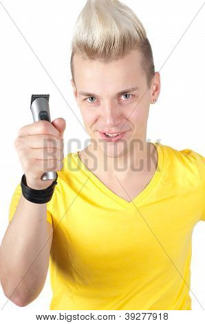 Smuk mand i gult t-lort