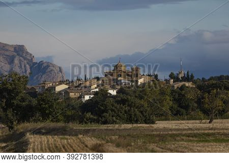 Biscarrues, Spain - October 15, 2020: General View Of The Town Of Biscarrues, Province Of Huesca, Pr