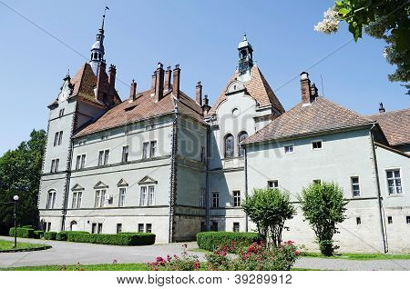 Schonborn palác v Chynadiyovo