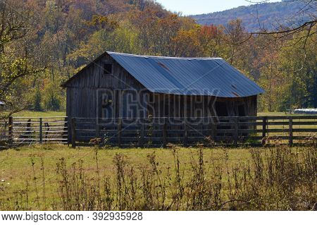 Old Barn In The Historic Boxley Valley Near Ponca, Ar