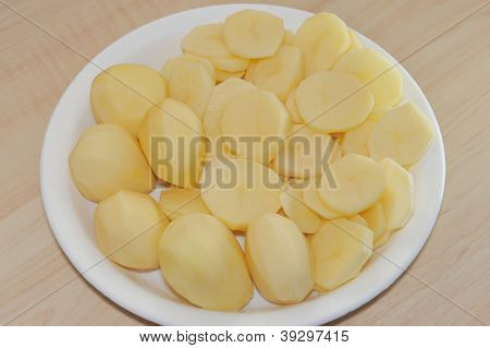 kogte pillede kartofler