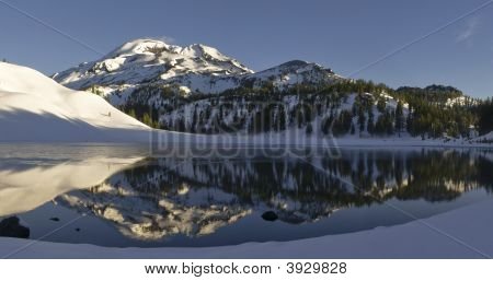 Moraine Lake og den sydlige søster