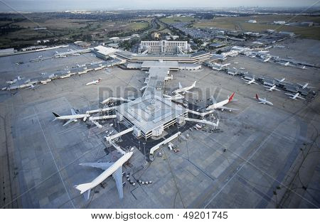 Carrello jet passeggeri ispezione uomo