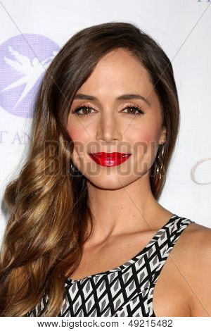 LOS ANGELES - 10 agosto: Eliza Dushku Angel Awards presso il progetto Angel Food on 10 agosto 2013