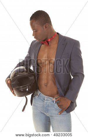 Uomo Suitcoat cravatta nessun casco camicia guardare giù