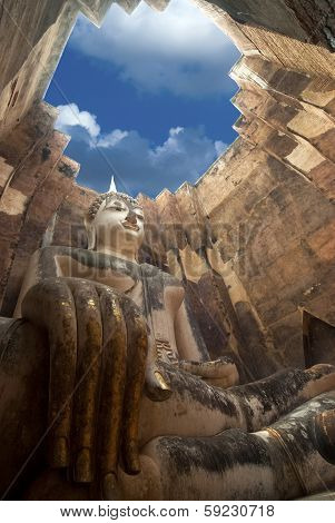 Phra Ajana At Wat Si Chum, Sukhothai
