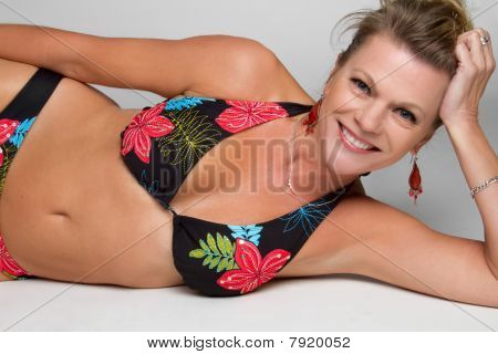 Žena středního věku Bikini