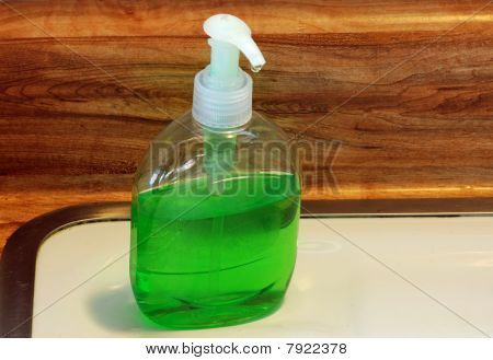 Tekutý pokrm Detergent