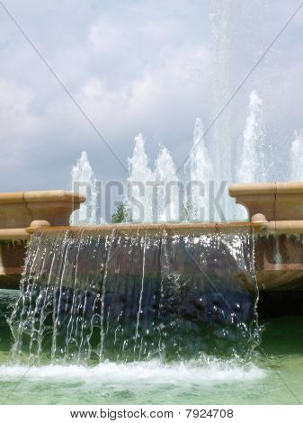 Su e giù per il flusso di acqua