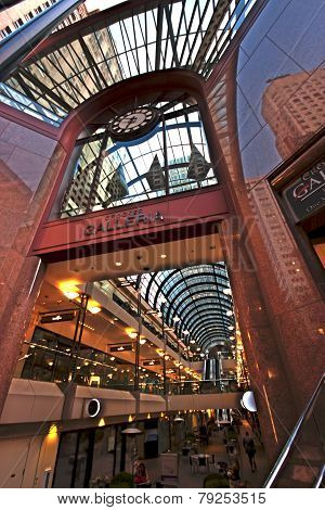 San Francisco, Us - Oct 2, 2012: Crocker Galleria Shopping Center At Financial District In San Franc