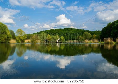 Cludy reflections