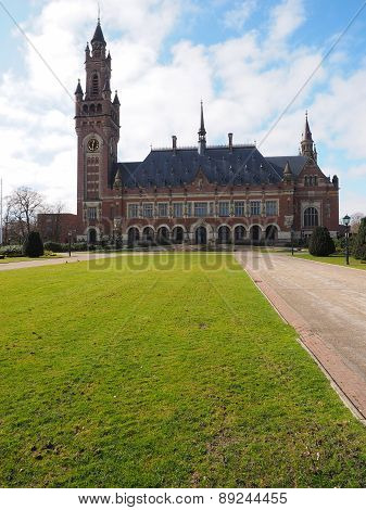 The Peace palace and front lawn