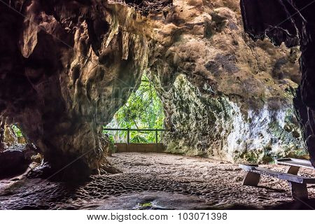 Beautiful Lod cave in Sappong
