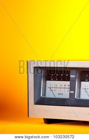 Analog Peak RMS Audio Power VU Meter with needle and LED side view