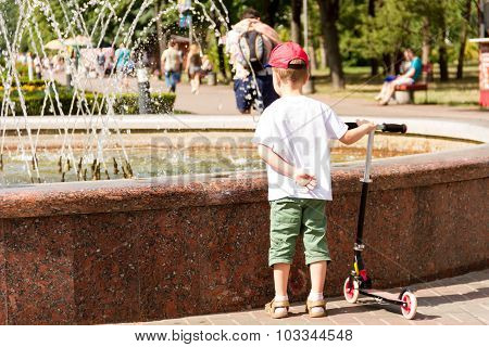 Kids and fountain