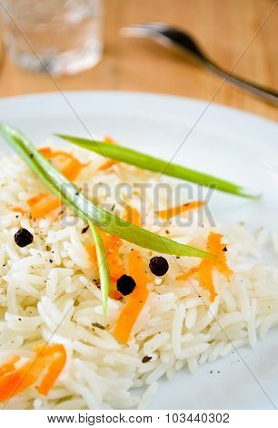 basmati rice with carrot, chive and bell pepper