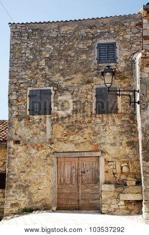 Building In Pican