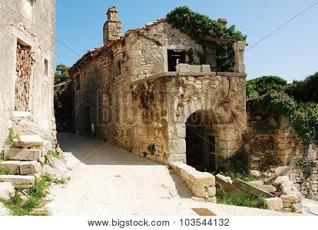 Buildings In Pican