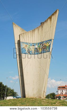 Monument In Plovanija