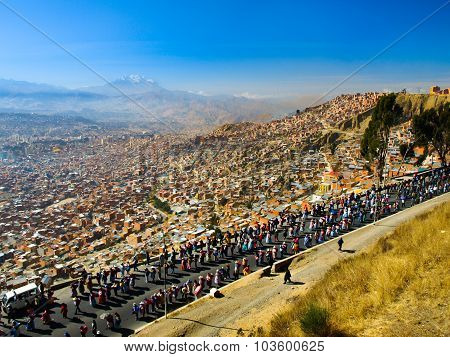 Protesting people in La Paz