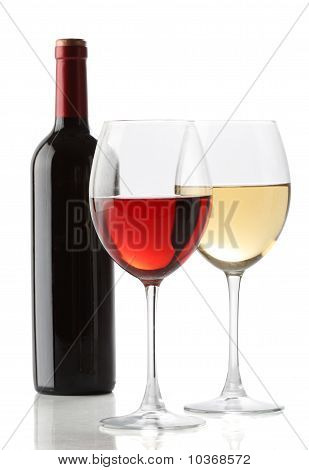 To glas vin og en flaske