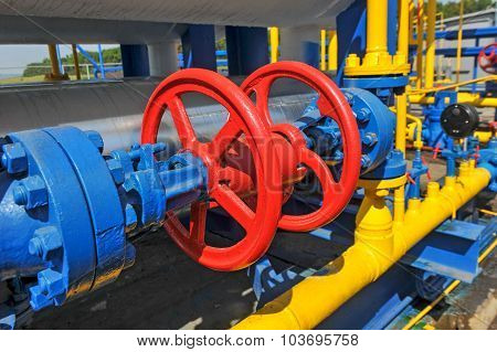 Handle gate valve with steel pipe