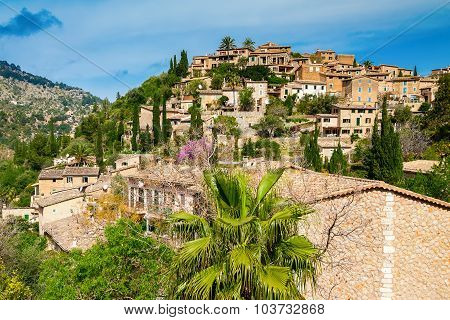 Village Deia On The Hill