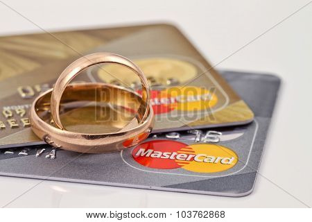 Wedding Rings And  Mastercard Gold
