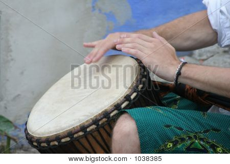 Handen In de Drum