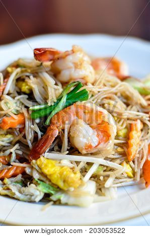 Shanghai Noodle, Stir-fried vermicelli rice noodles with egg, carrots, napa, onion, celery and bean sprout