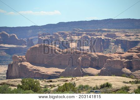 utahs arches national park has stunning landscapes filled with rock formations, arches and dunes