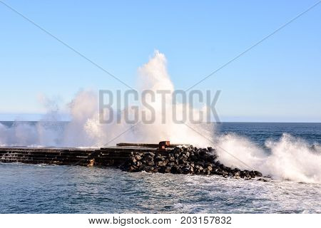 Big Wave In The Ocean