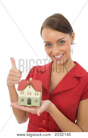 不動産ビジネスの女性をアドバタイズします。