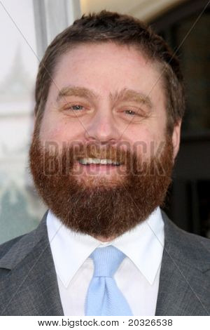 LOS ANGELES - 19 de mayo: Zach Galifianakis llegando en el estreno de 