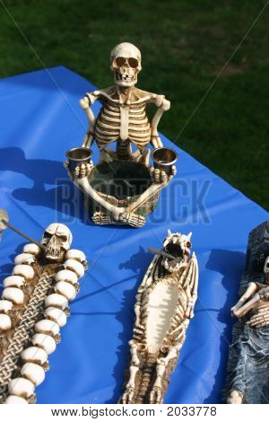 เปิดตลาดโครงกระดูก