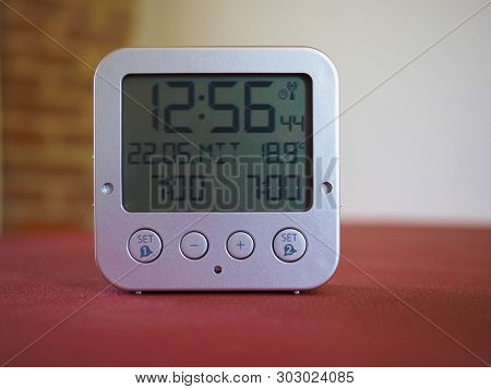 Tfa Dostmann Digital Radio Controlled Clock