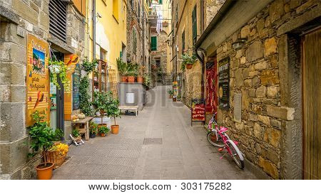 Corniglia, Italy - November 14th: A Narrow Alley With Shops In The Cinque Terre Village Of Corniglia
