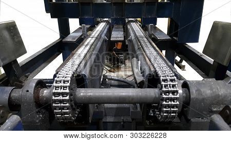 Chain And Roler Conveyor Systems For Transfer Product To Storage In Factory