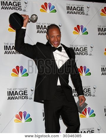 ลอสแองเจลิส - 17 feb: บรู๊คส์อีเมอร์สันในห้องกดของที่ 43rd NAACP ภาพรางวัลที่ศาลเจ้า