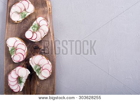 Healthy Vegetable Toasts Sandwith With Radish And Dill