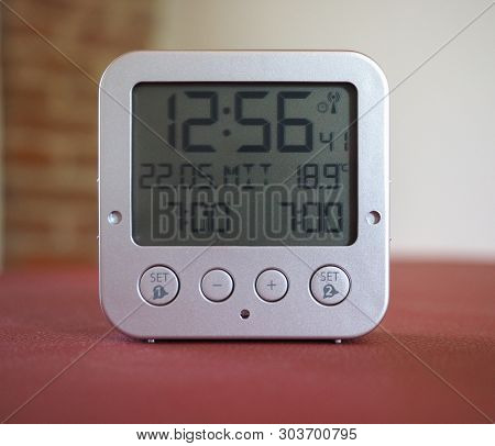Tfa Dostmann Digital Radio Controlled Clock