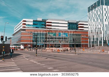 Editorial 03.27.2019 Stockholm Sweden Karolinska Hospital And The New Building And Temporary Traffic