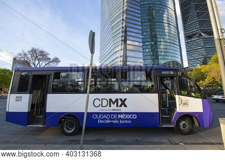 Mexico City - Jan. 17, 2020: Mexico City Metrobus Route 2 On Avenida Paseo De La Reforma Avenue, Mex