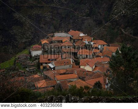 Aerial Panorama Of Green Agriculture Farming Terraces Old Remote Rural Mountain Village Town Padrao 
