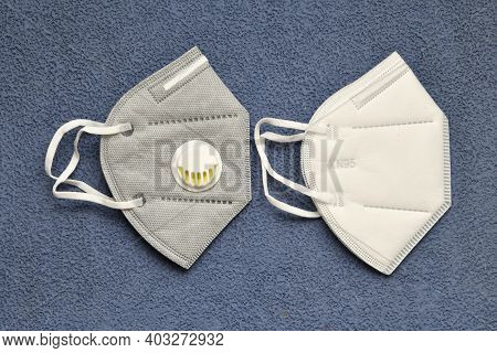 Kn95 Or N95 Mask With And Without Valve For Pm 2.5 And Virus Protection. Preventing The Spread Of Th