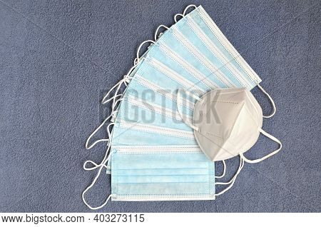Kn95 Or N95 Mask With And Without Valve For Pm 2.5 And Virus Protection. Preventing The Spread Of Th