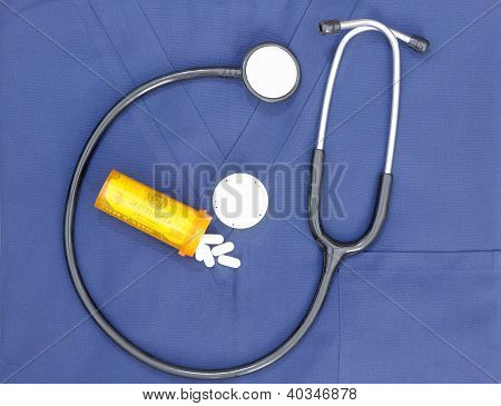 stetoscopio pillole soldi scrub