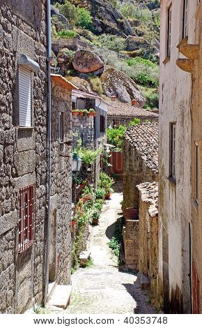 Monsanto(Portugal) เก่าเมาเท่นวิลเลจ