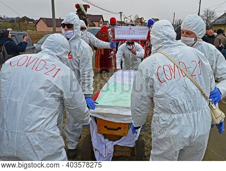 Malanka Holiday In The Village Of Krasnoilsk, Chernivtsi Region, Ukraine. January 14, 2021. Editoria